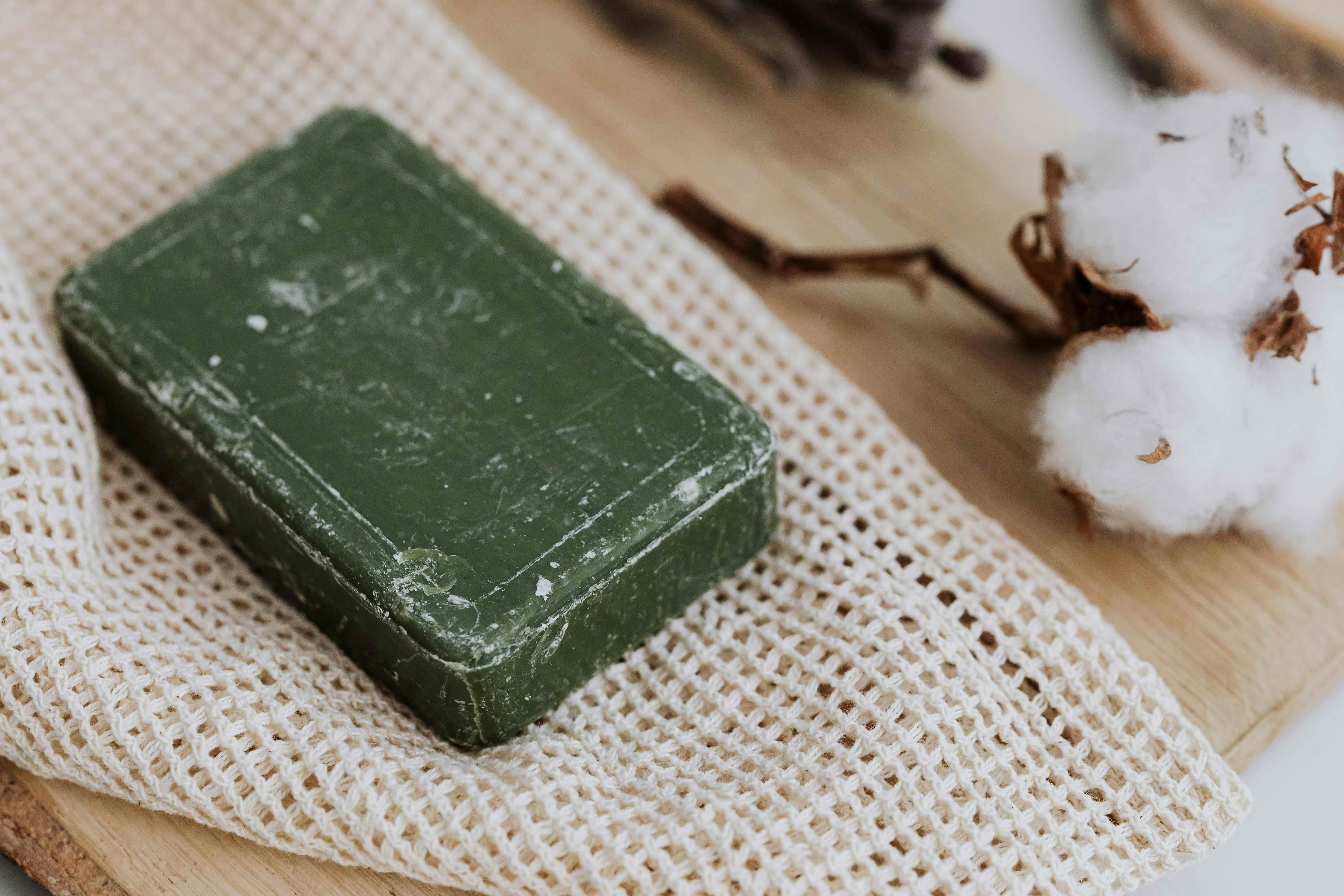 Viaja más ligero con cosméticos naturales - ECOCAMPS