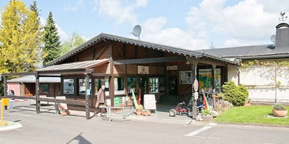 Campings - Weitere Serviceangebote: Shop auf dem Platz vorhanden - Hessen Nord - Camping Park Weiherhof am See - Camping Park Weiherhof am See