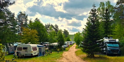 Campings - Weitere Serviceangebote: Ladestation Handy Notebook - Priepert - Campingplatz Am Dreetzsee
