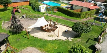 Campings - Sanitäreinrichtungen: Sanitärbereich für Kinder - Spielplatz und Pool - Campingplatz Auf dem Simpel