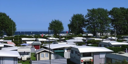 Campings - Ver- und Entstorgung für Wohnmobile: Stromanschluss am Platz - Ostsee - Campingplatz Behnke - Campingplatz Behnke
