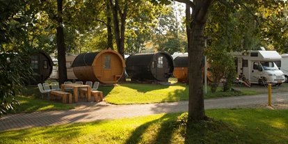 Campings - Lage: In der Stadt - Campingplatz Stuttgart - Cannstatter Wasen - Campingplatz Cannstatter Wasen