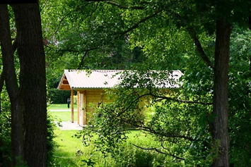ECOCAMPS: Campingplatz Zum Oertzewinkel - Hütten - Campingplatz Zum Oertzewinkel