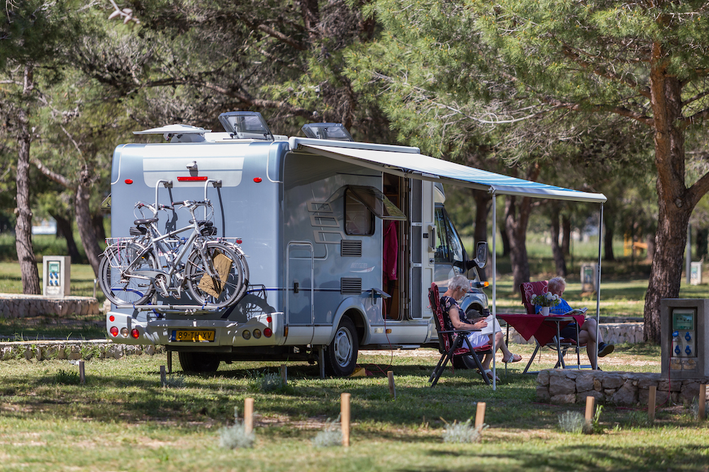 Campingplätze - Lage: Am See - Kamp Vransko jezero – Crkvine - Kamp Vransko jezero 