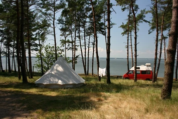 ECOCAMPS: Stellplätze für Zelte mit Blick auf die Krumminer Wiek - Natur Camping Usedom